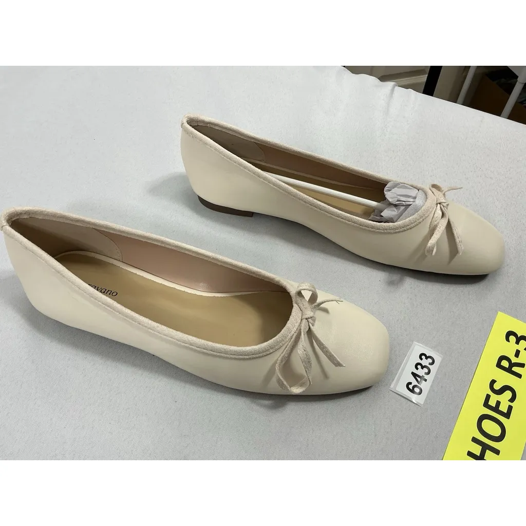 Womans NWOT C Paravano Slip On Ballet Shoes Size 10.5 Cream - Image 2