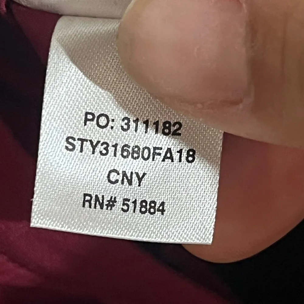 Patagonia Women's Red Snowbelle Reversible Quilted Jacket Liner  Size Small - Image 8