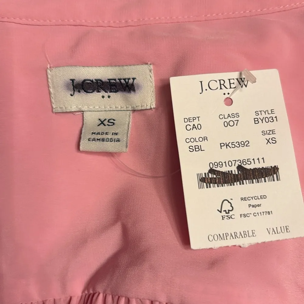 J Crew Factory women’s Sleeveless V - Image 3