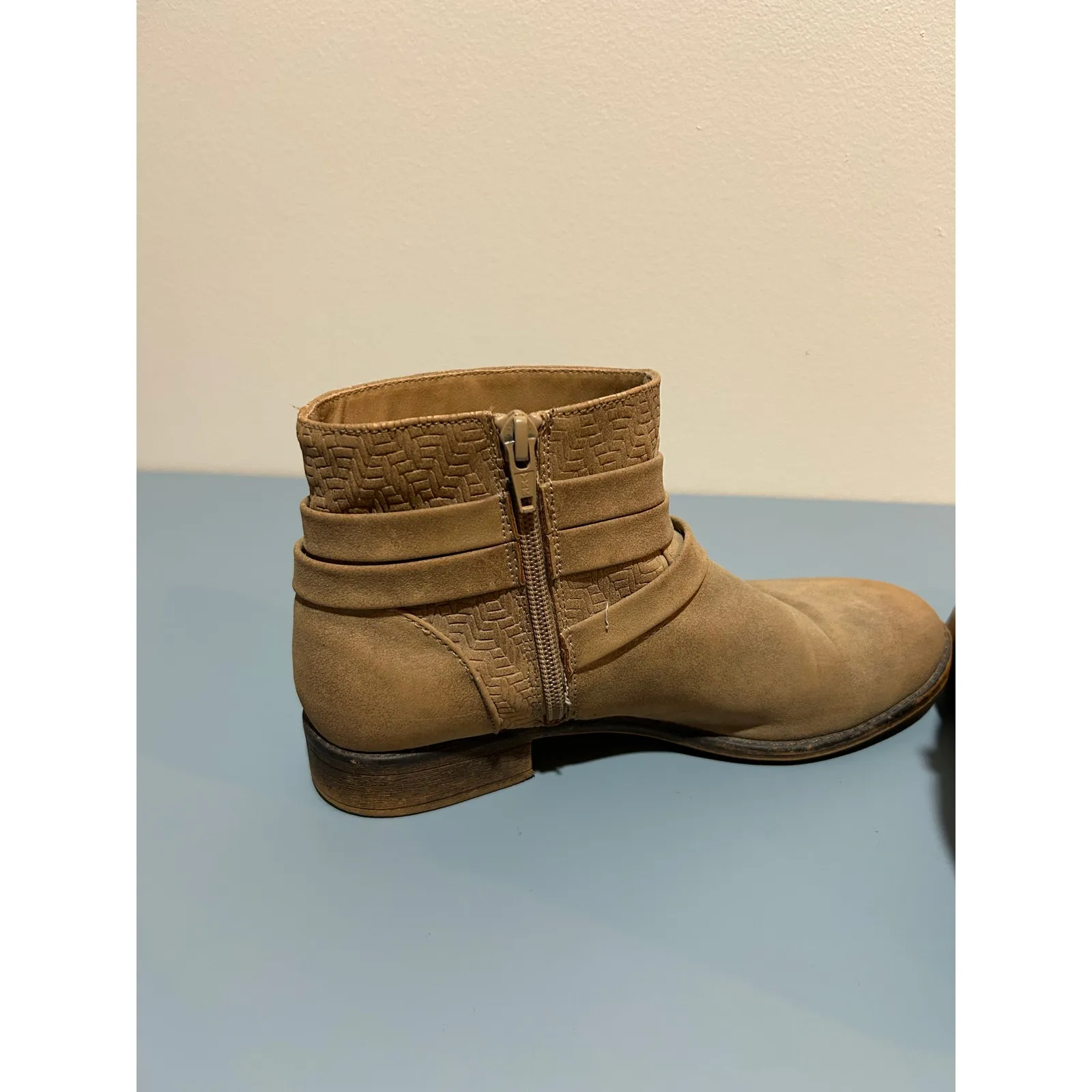 Roxy Tan Ankle Booties - Women's Size 8 - Great Style! tan suede - Image 4