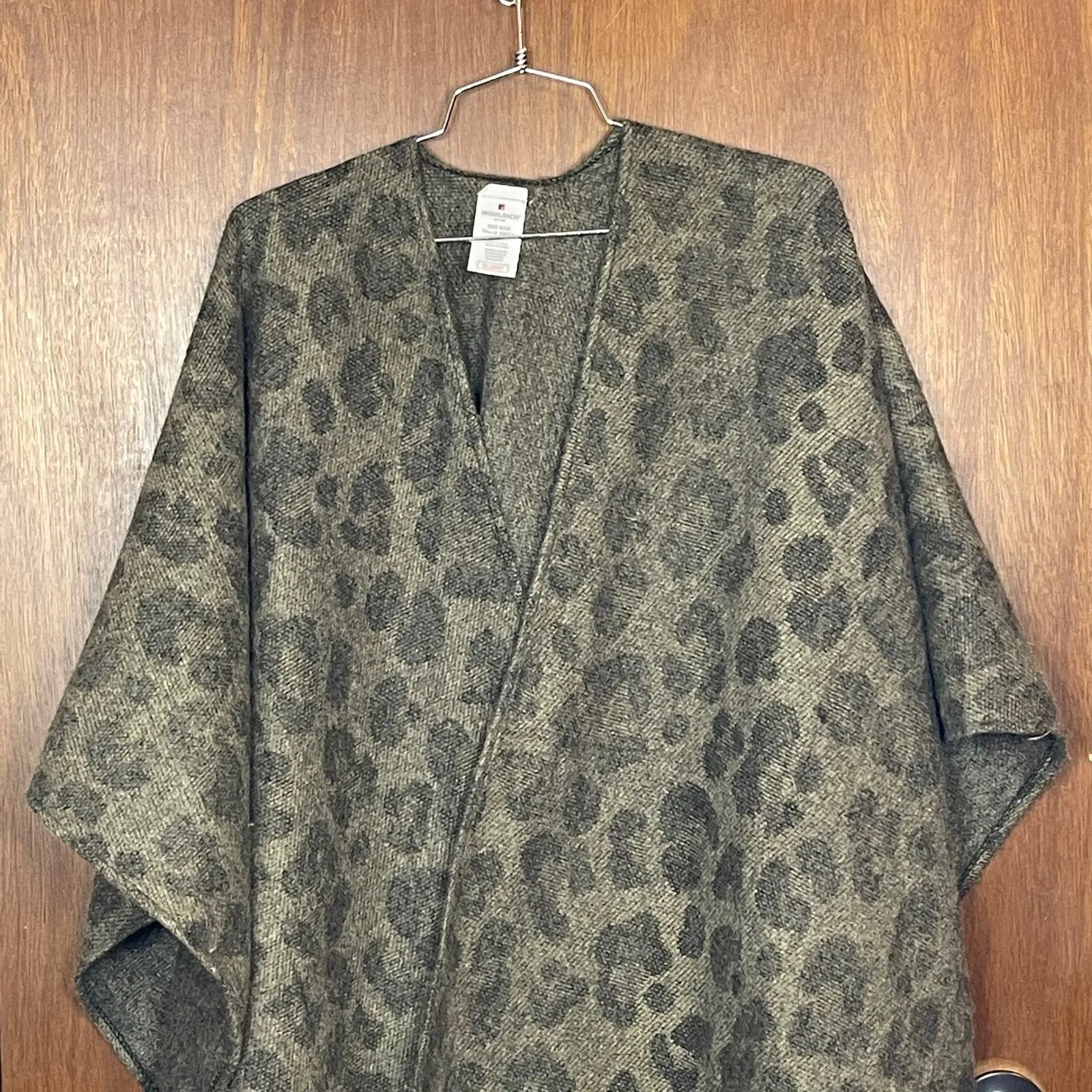 Woolrich Woman’s Thick Polyester Viscose Blend Poncho One Size - Image 2