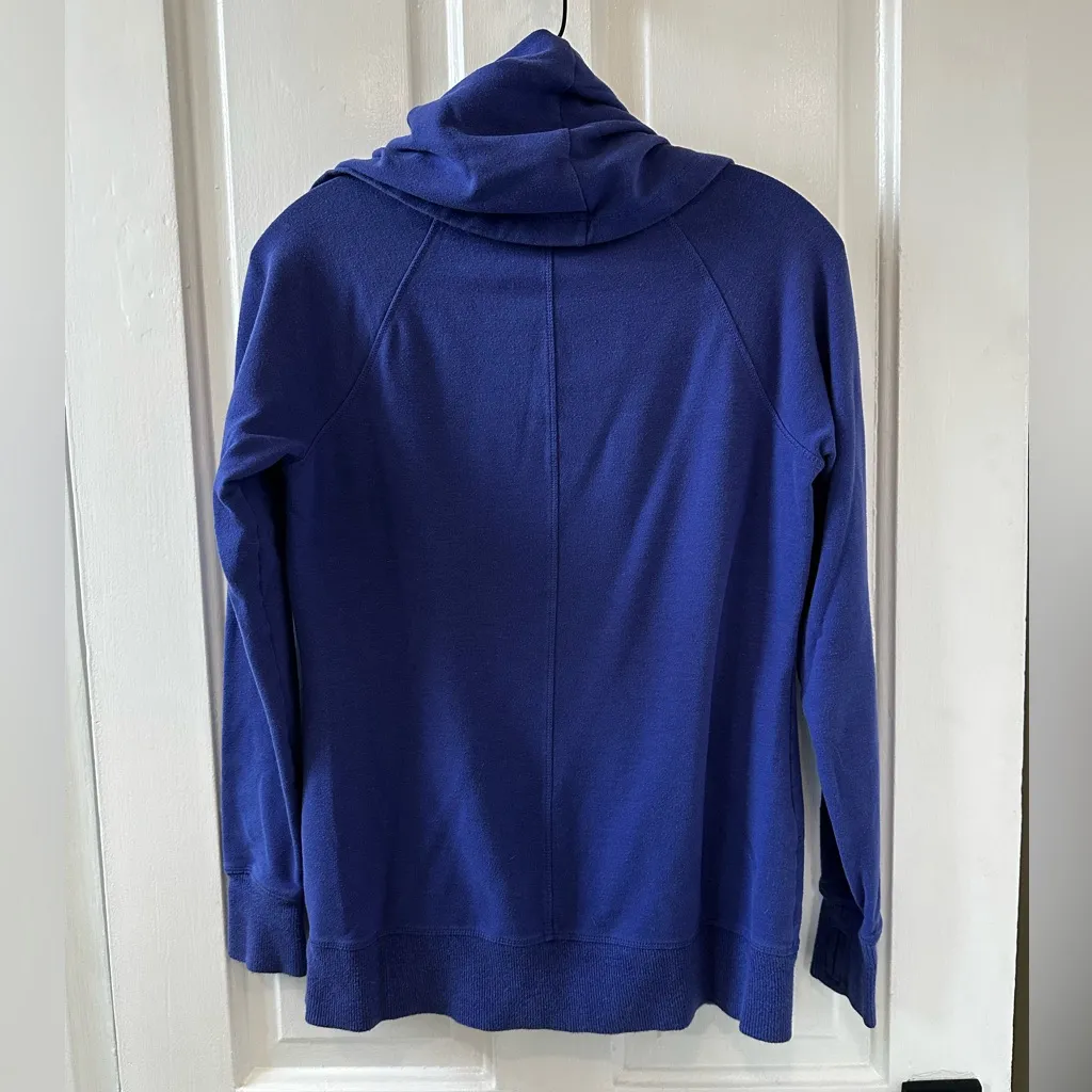 L.L. Bean Women’s Sweatshirt Size XS - Image 2