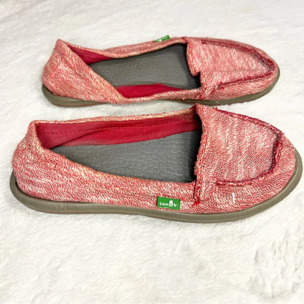 Sanuk Casual Red Slip-On Flat Shoes Size 7.5 Yoga Beach Comfy - Image 2