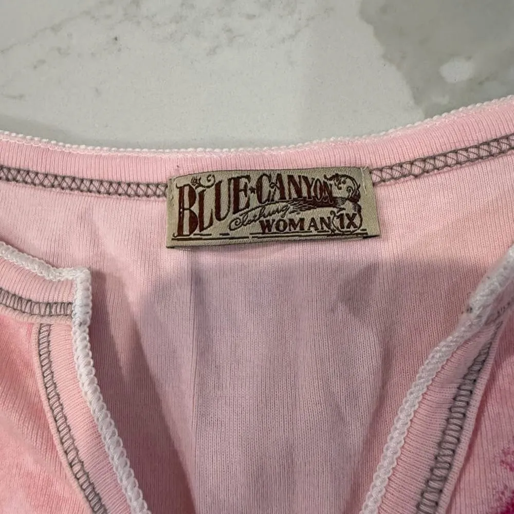 Y2K Blue Canyon Henley Top Women’s 1X Pink Floral Bird Print Rhinestone V Neck - Image 4