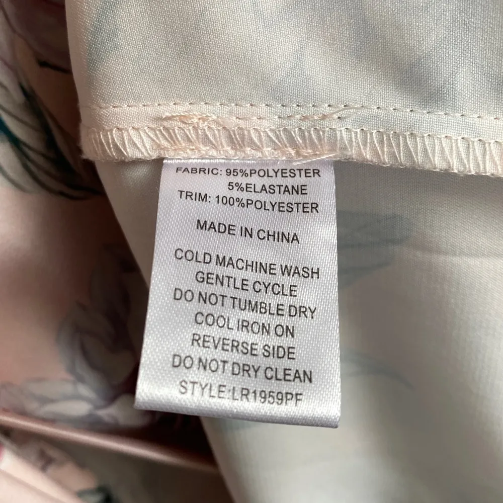 Le Rose Floral Robe Pink Embroidered Medium/Large Size undefined - Image 8