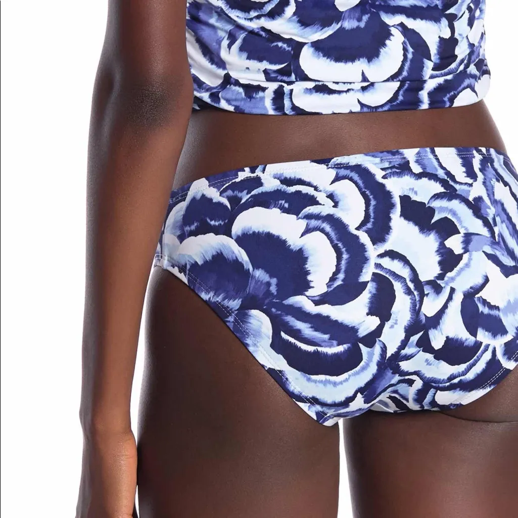 Tommy Bahama Blue White Floral Hipster Bikini Bottoms Women’s Large NWT - Image 8