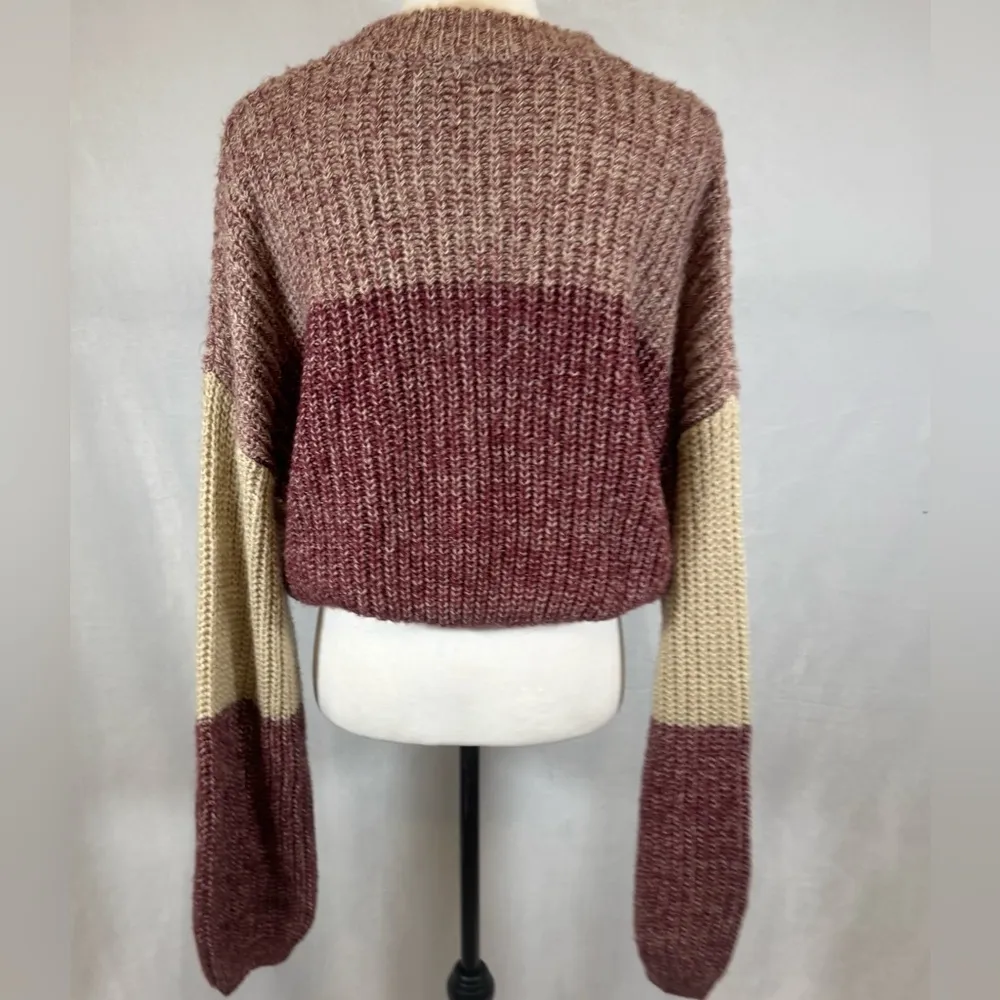 Burgundy wine and mocha long lantern sleeve cropped sweater size XL - Image 4