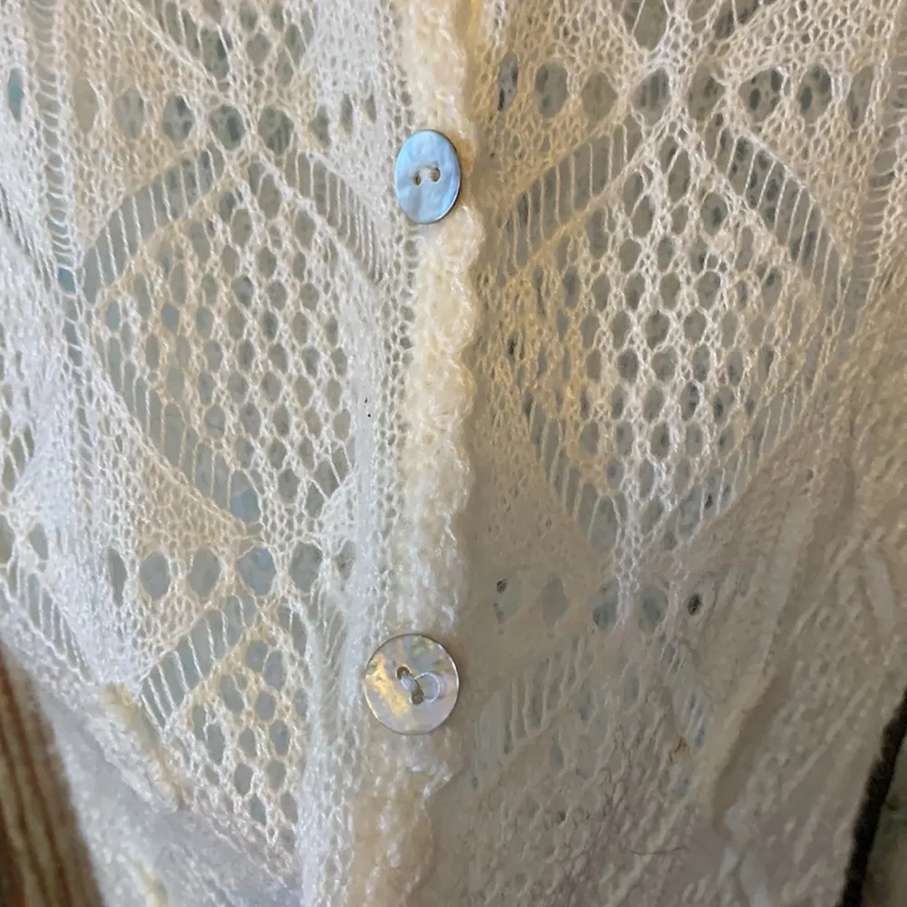 Sunset Rd. cream Crocheted Abalone Button Cardigan/Duster Size S - Image 3