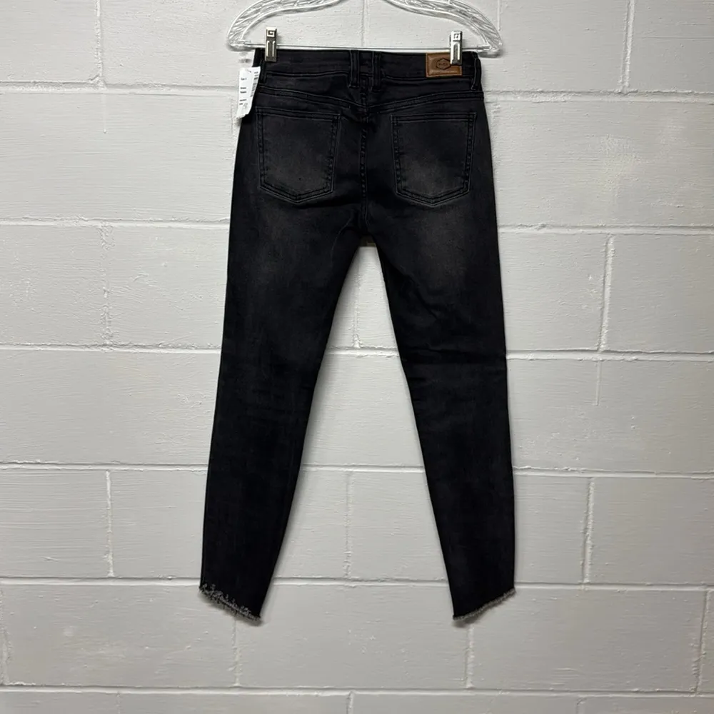 RVCA Washed Black Gray Dayley Distressed Chewed Hem Skinny Jeans Size 27 - Image 4