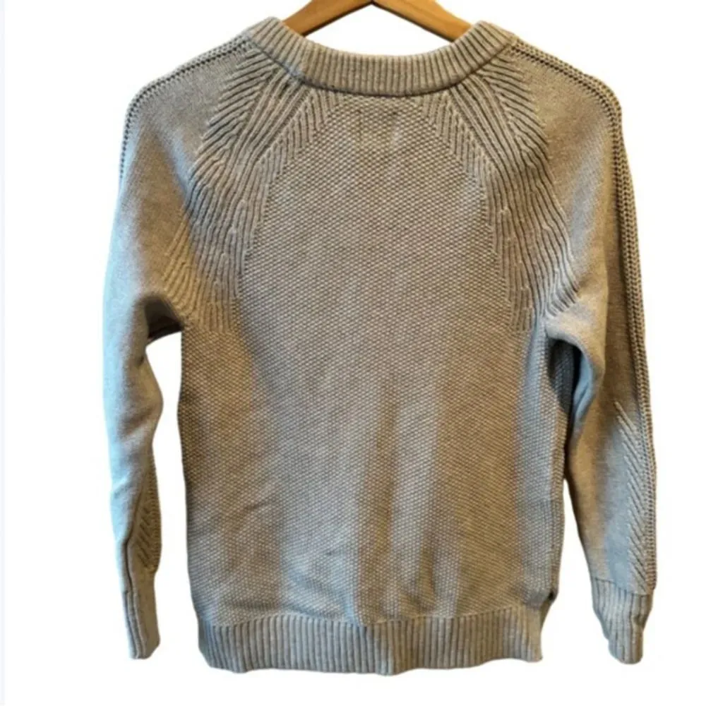 Gap gray crew neck sweater XS waffle knit preppy cottagecore minimalist neutral - Image 2
