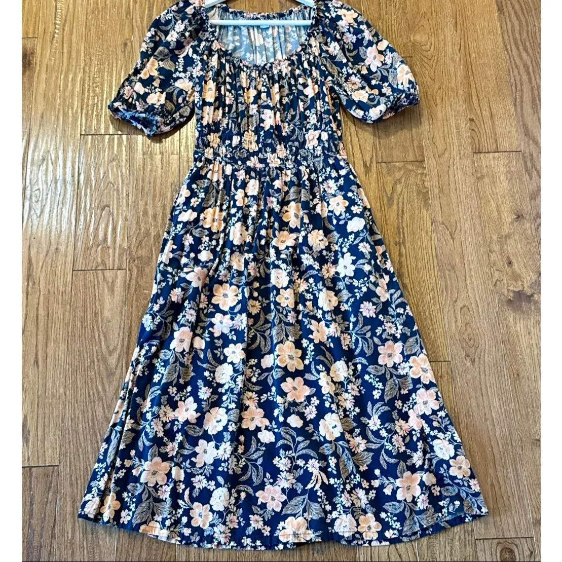 Old Navy floral waist defined smocked puff sleeve midi dress small - Image 12