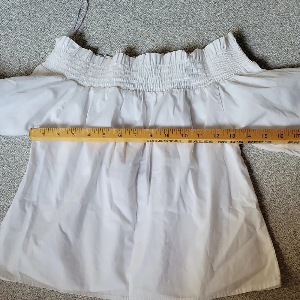 Romeo & Juliet Couture White Smocked Off-Shoulder Blouse Size S - Image 7