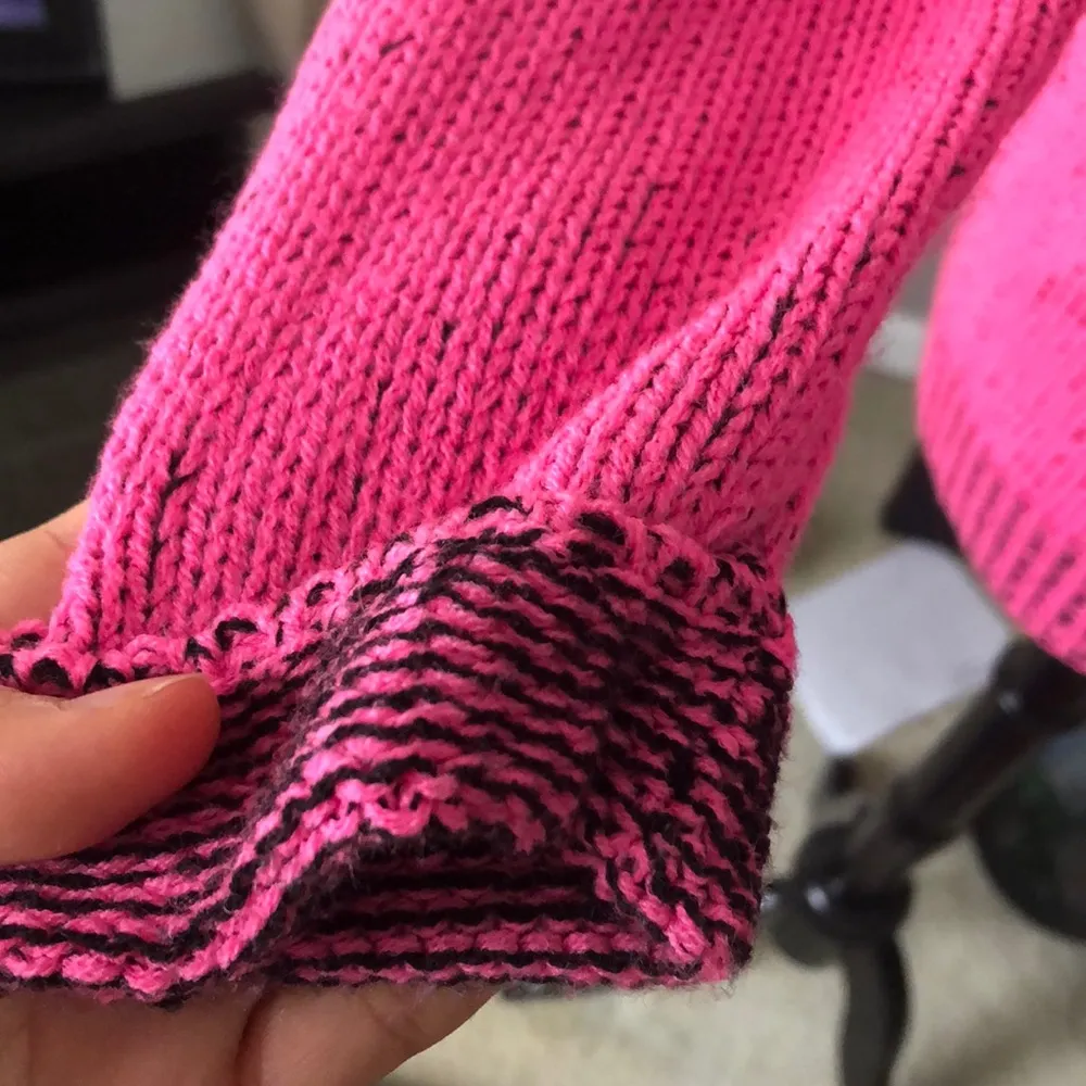 H&M Long Pink Sweater with Black Stripes - Image 3