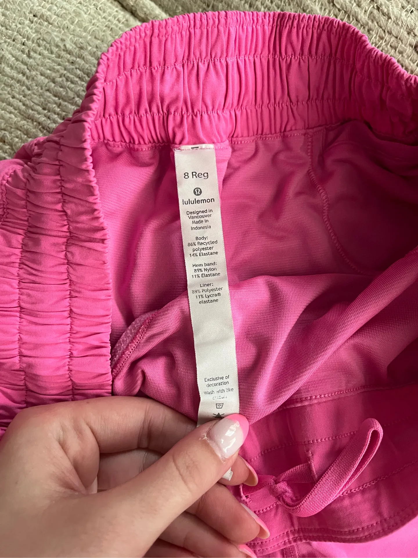 Lululemon Shorts Hotty Hot 2.5" - Image 2