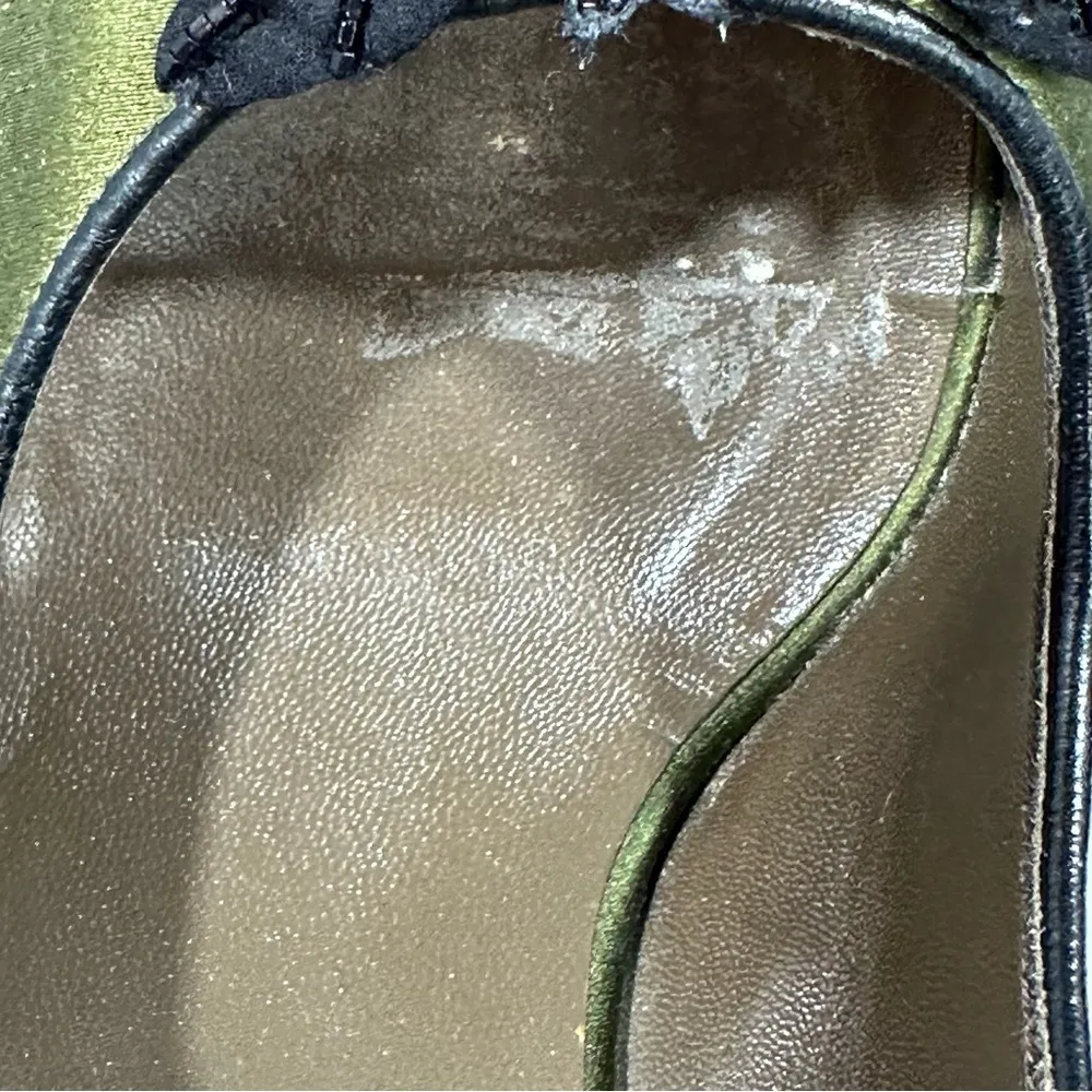 Valentino Garavani Green Satin Jeweled Rhinestone Floral Peep Toe Heels 39 - Image 15