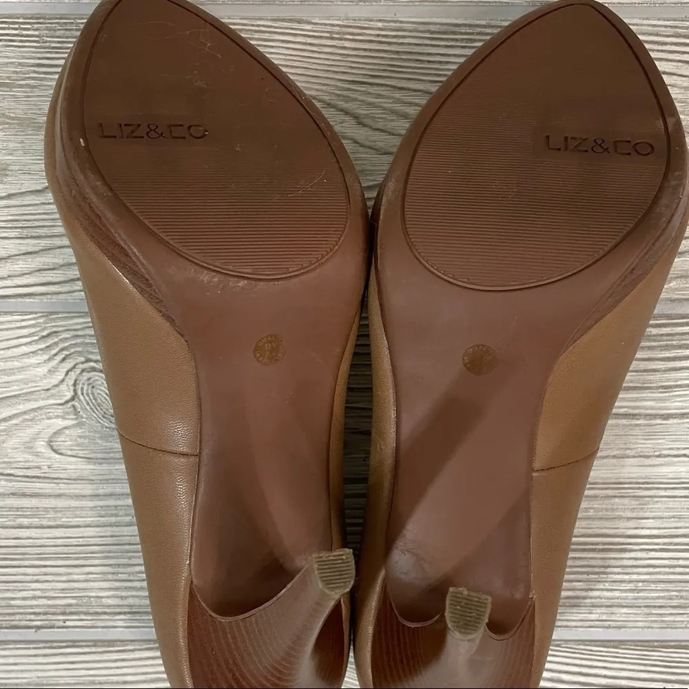 Liz & Co Tan Pumps - Image 5