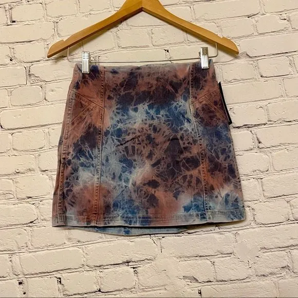 Wild Fable Women’s Seamed Denim Mini Skirt Color Wash Size 00 NWT - Image 2