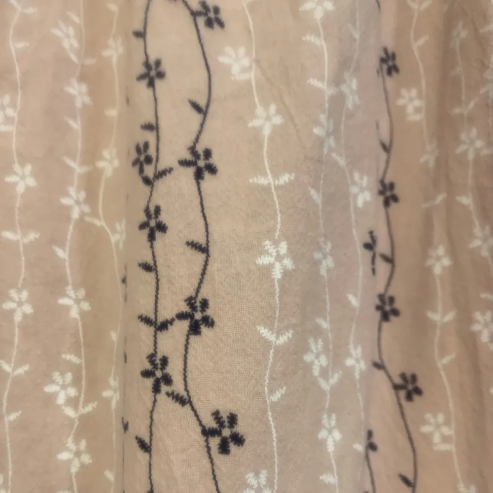 Pink Blush Off The Shoulder Ruffled Pink & Navy XL Blouse.                1886 - Image 2