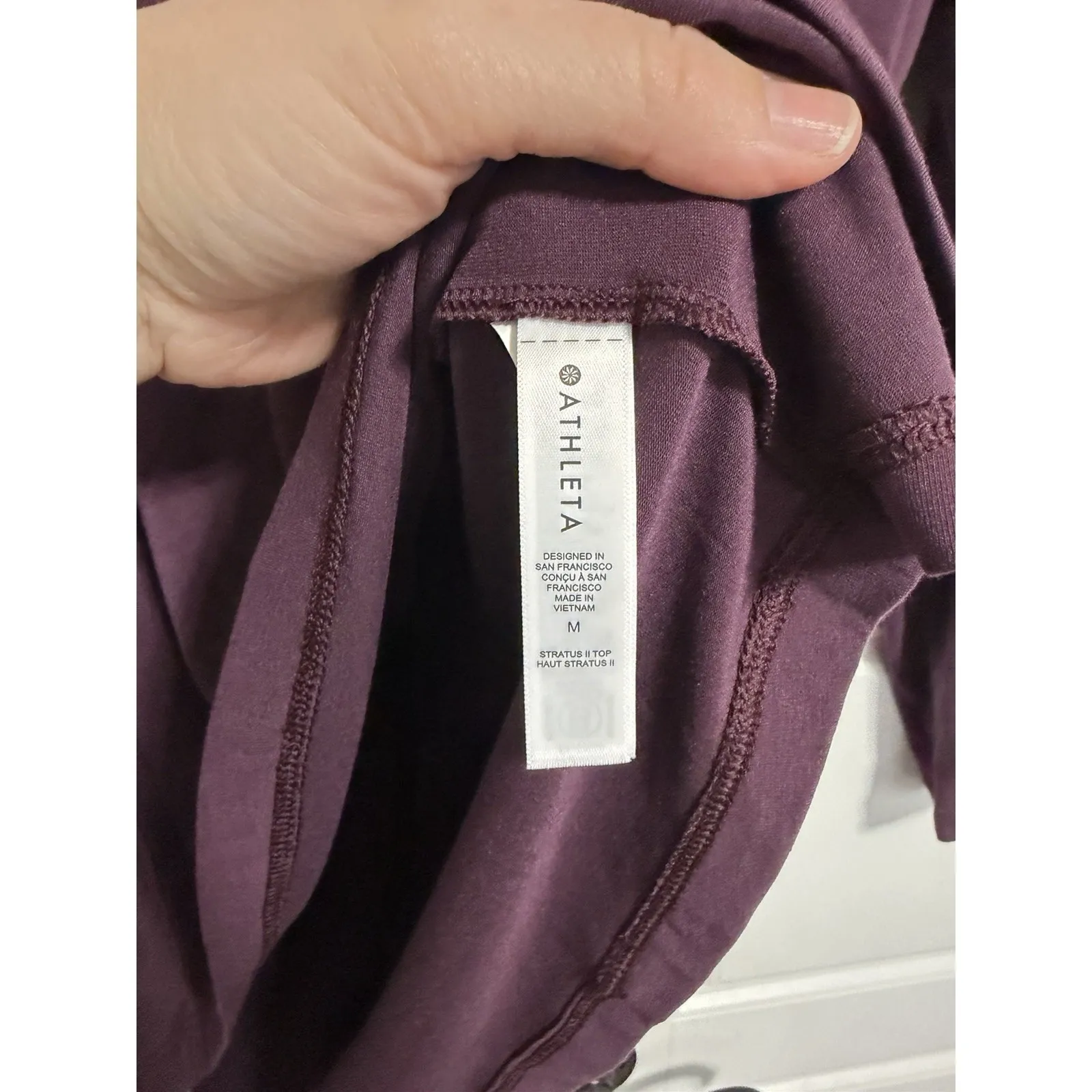 Athleta Stratus II Long Sleeve Top Womens Medium Purple Scoop Neck Casual - Image 5
