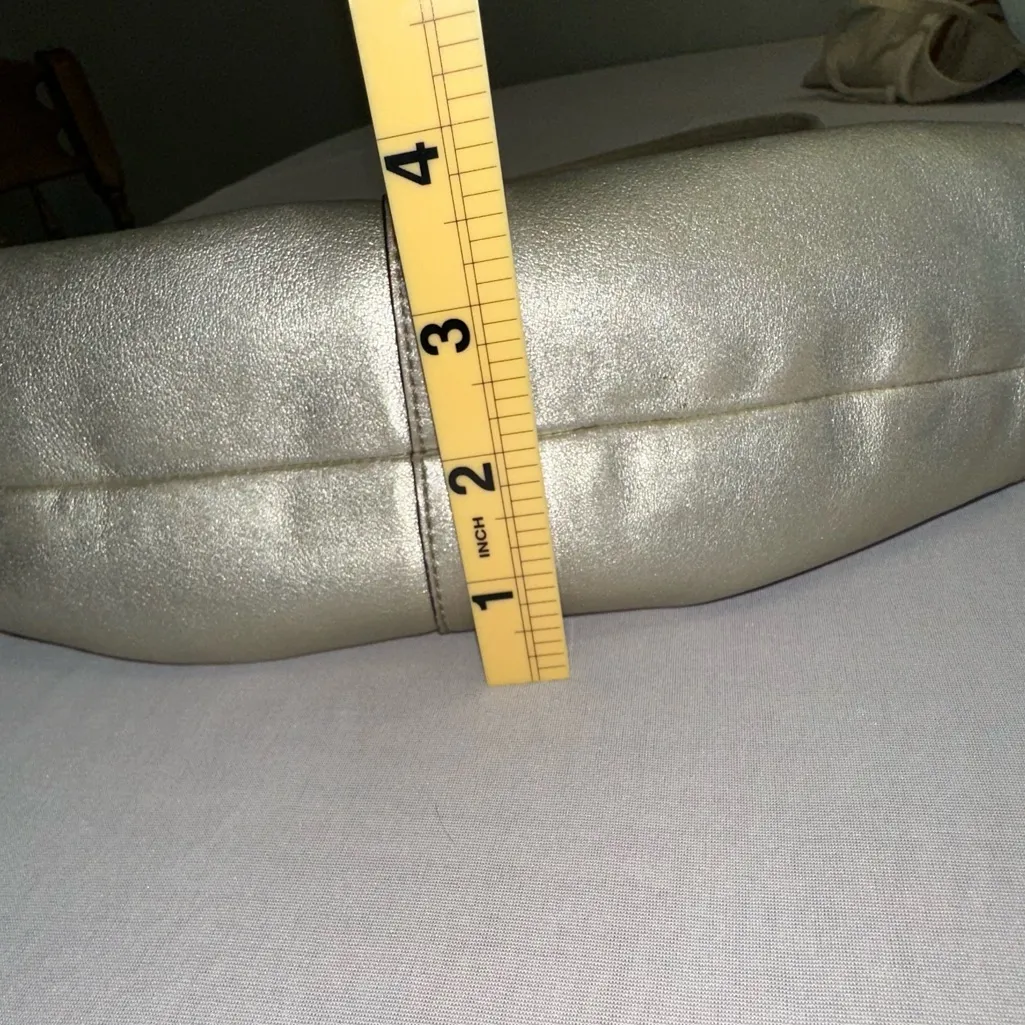 Coach •  Vintage Gold Shoulder Hobo Ergo Pleated Purse • Leather Bag - Image 11