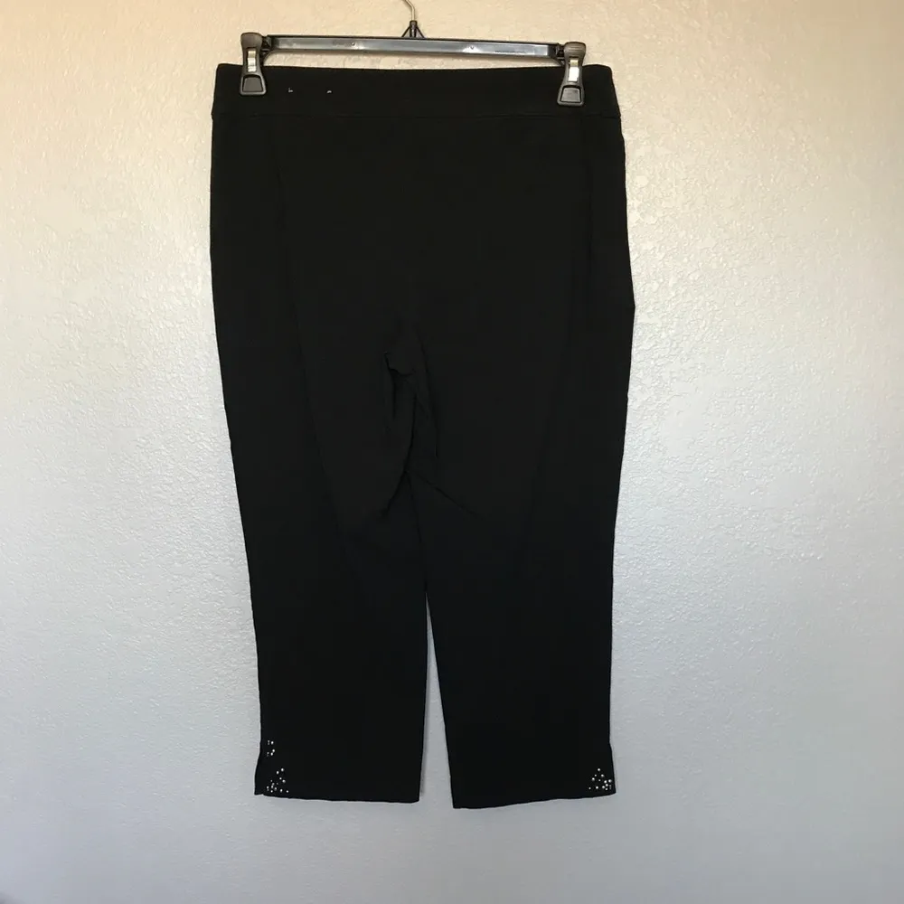 EUC JM Collection Black Pull Up Capri Pant sz S - Image 5