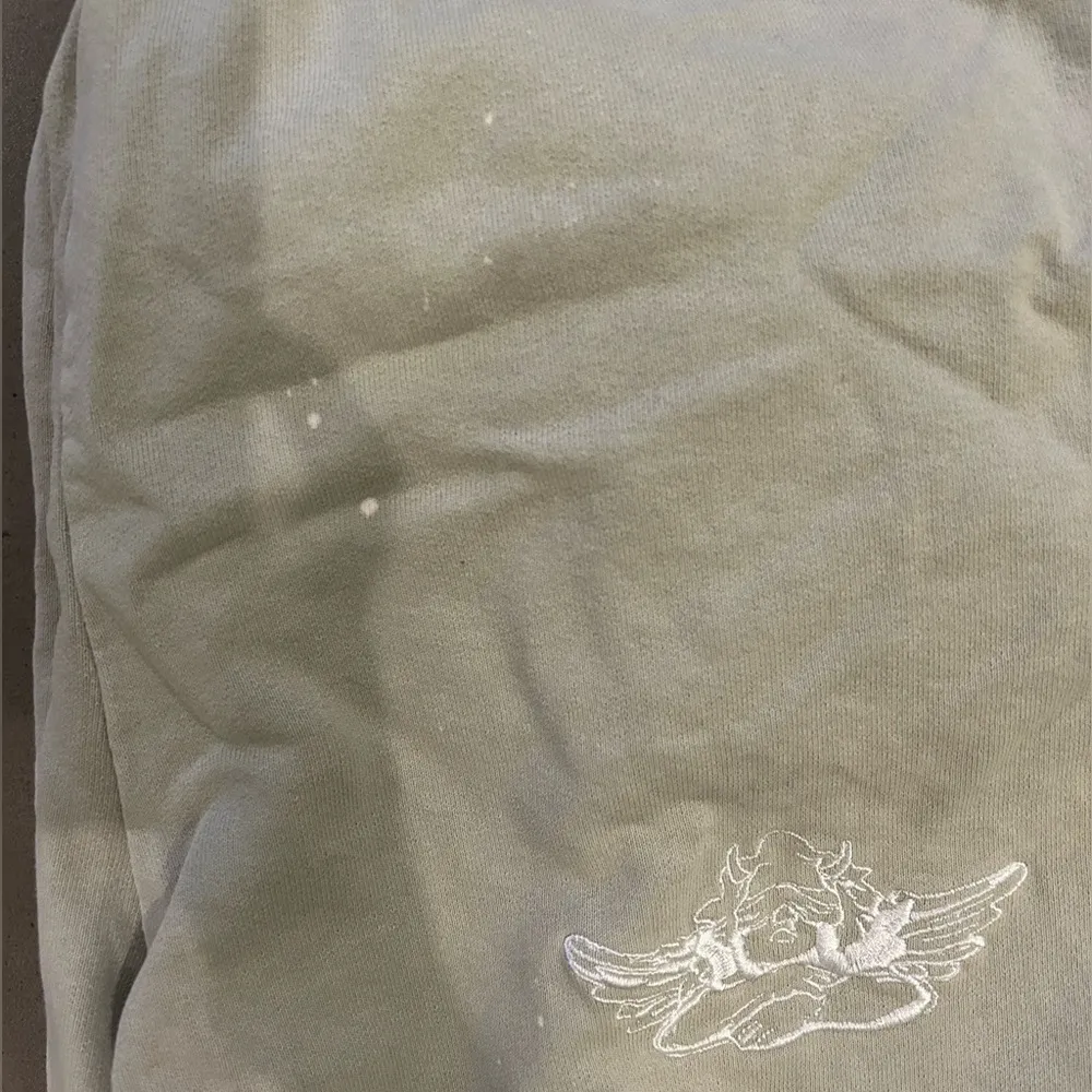 Boys lie choose me sweatpants light green size medium - Image 4