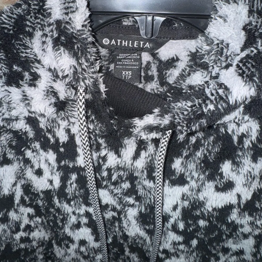 ATHLETA Tugga Sherpa Hoodie, Glacial Black- XXS - Image 5