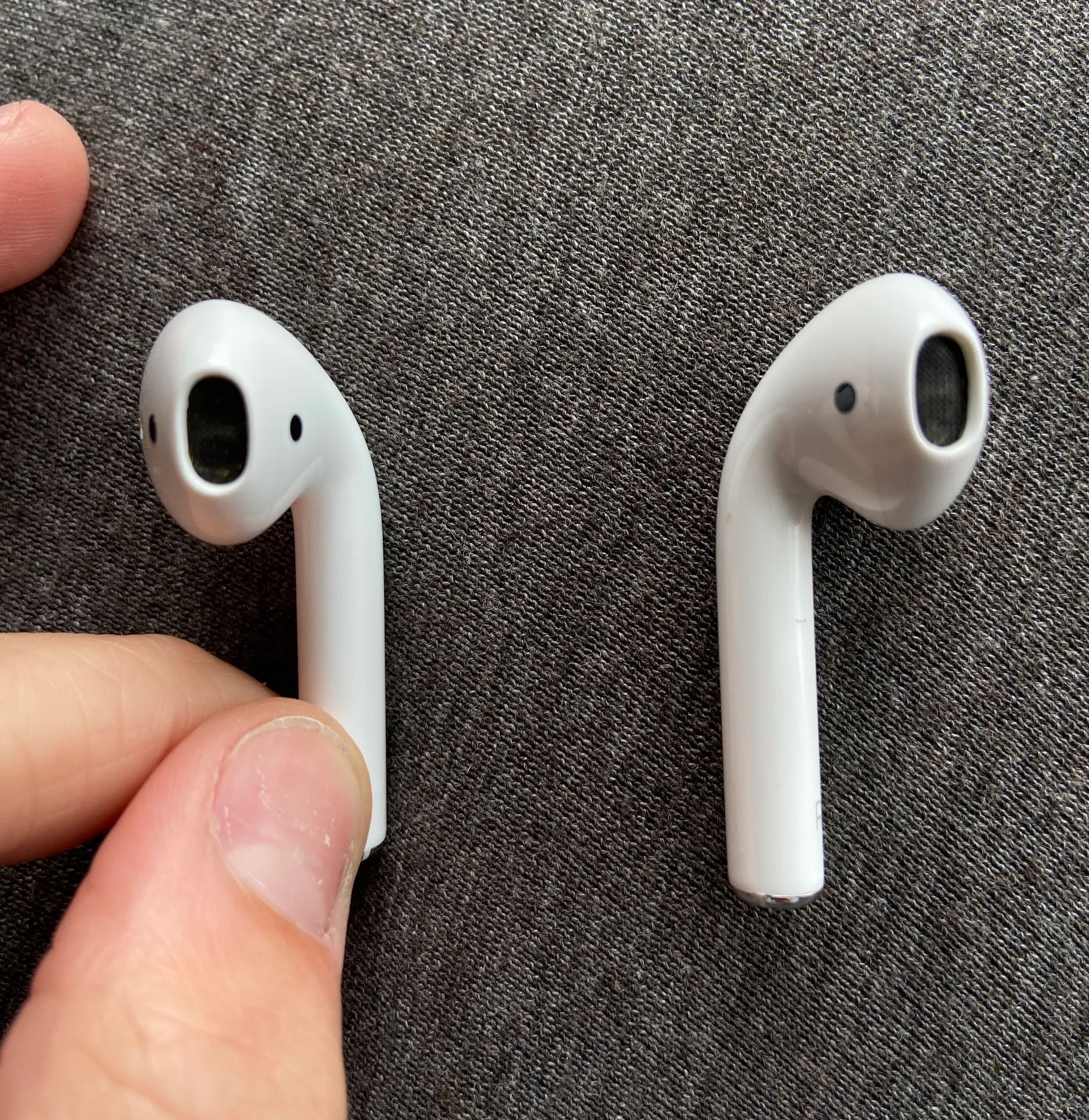 Apple AirPods - Image 5