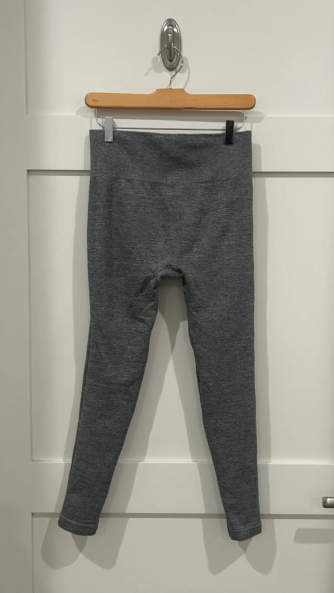 Poof Apparel Cropped Leggings - Image 4