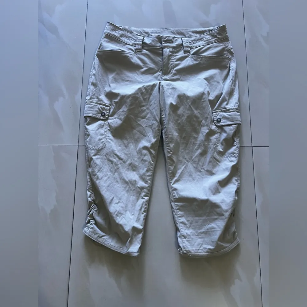 Eddie Bauer Women’s Outdoor Cargo Capri Pants size women s P2 - Image 3