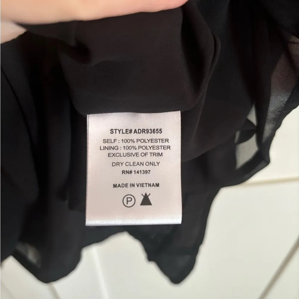 ASTR Flowy Lattice detail Dress long sleeve in black size small - Image 5