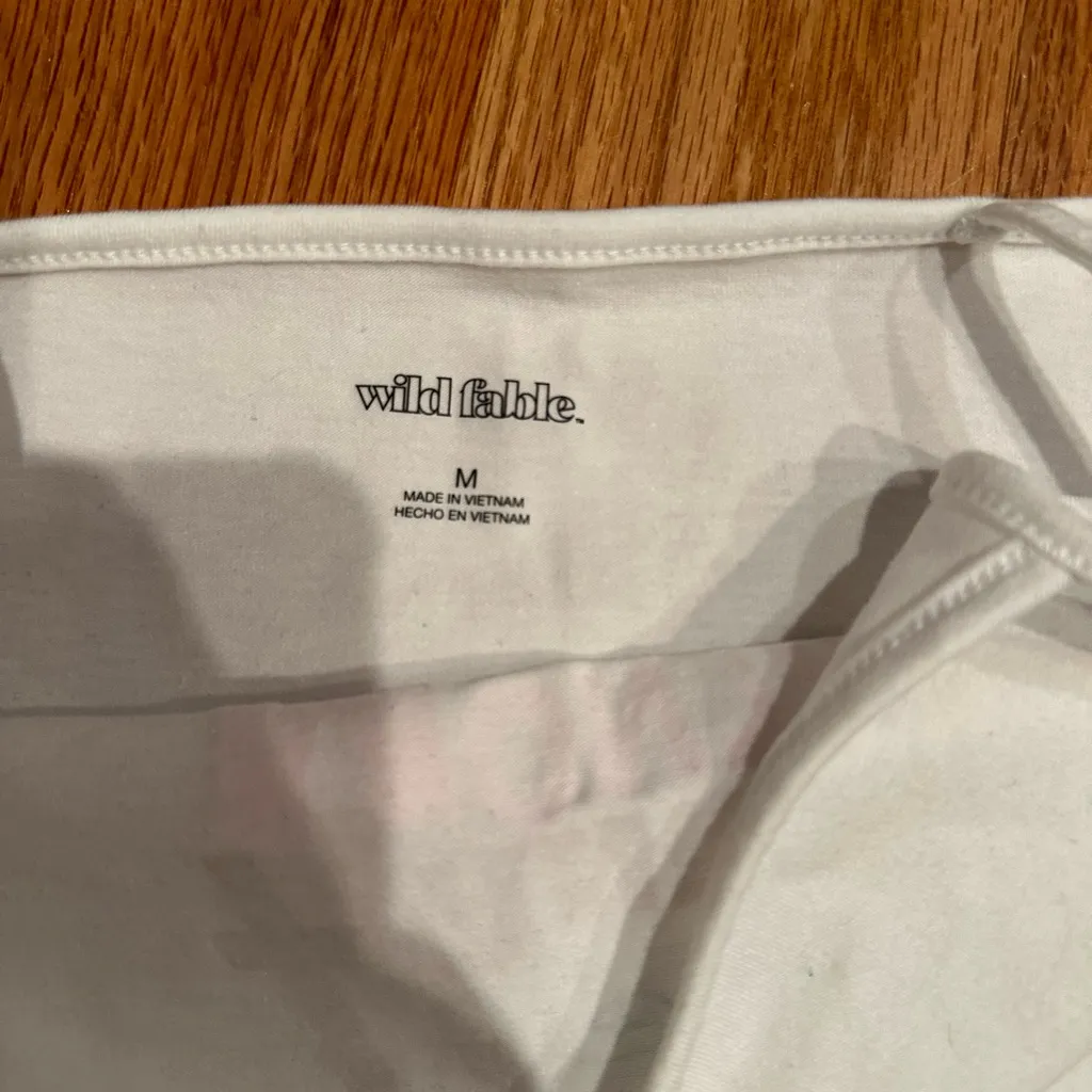 Wild Fable White Camisole with Gold and Pink Accents - Image 2