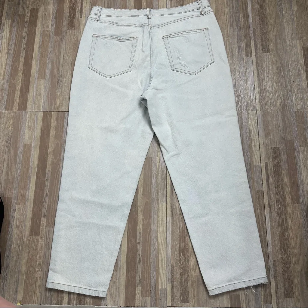 Light Wash High Waist Tapered Women’s Jeans Denim Jeans, Size 14 - Image 11