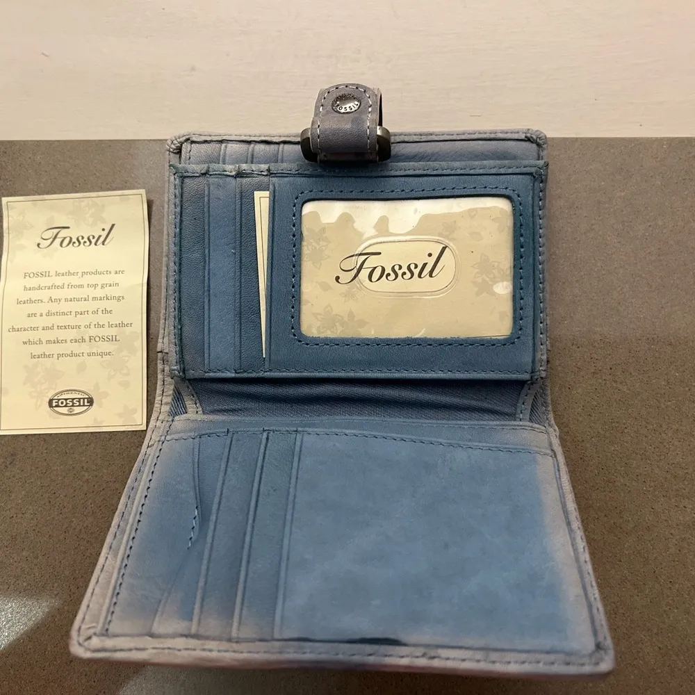 FOSSIL Elegant Blue and Gray Wallet- A Beauty - Image 6