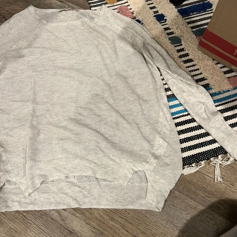 Bishop and Young  medium blouse - Image 2