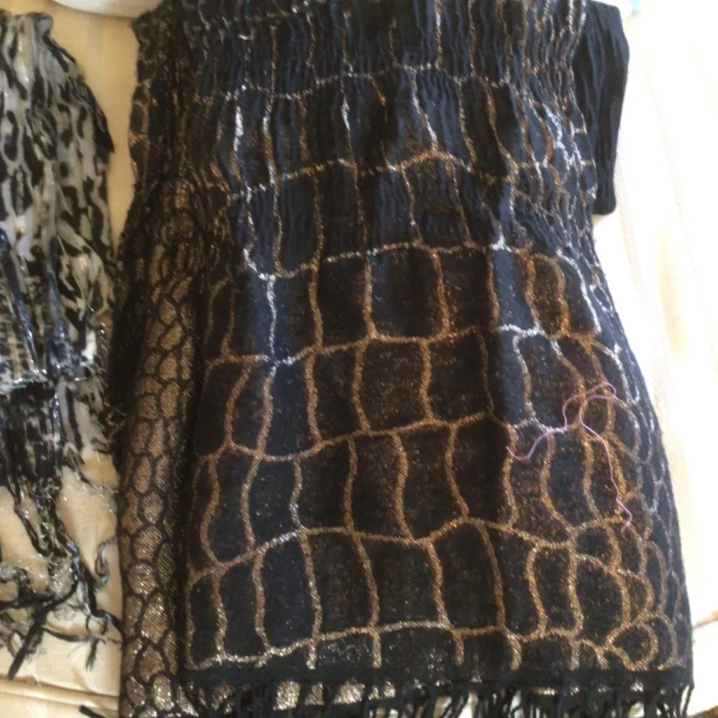 Bundle of 2 Womens Scarves black assorted - Image 10