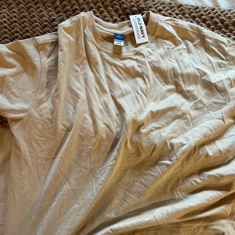 Old Navy Basic Tee - Image 2