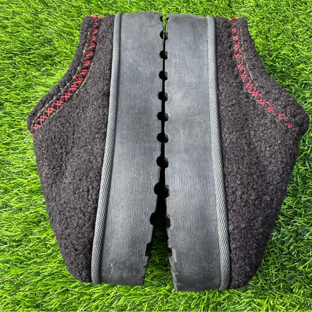 Mudd Women's Black Fuzzy Platform Slip-Ons with Red Details Size 8.5 - Image 4