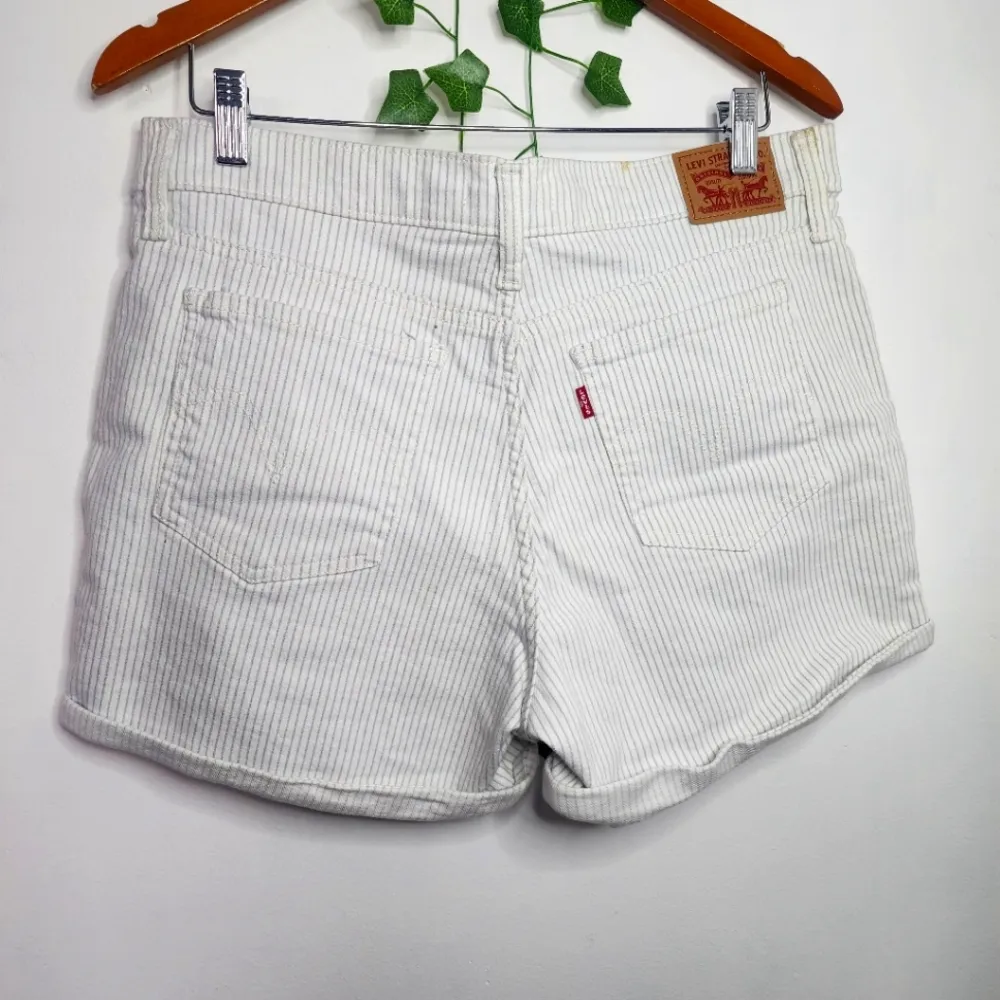 Levi's Blue and White Striped Mid Length Shorts - Image 2