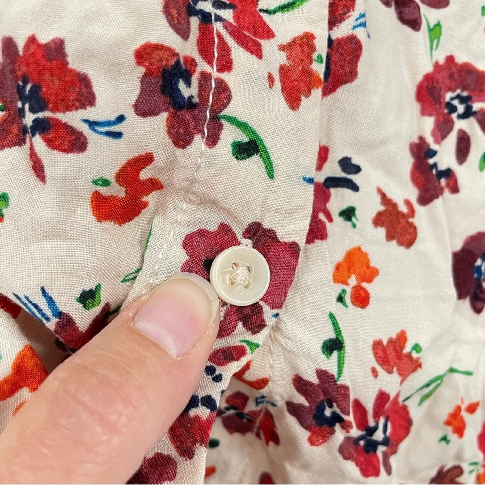 Beach Lunch Lounge Tan & Red Floral Blouse Womens M Smocked Boho Long Sleeve - Image 3