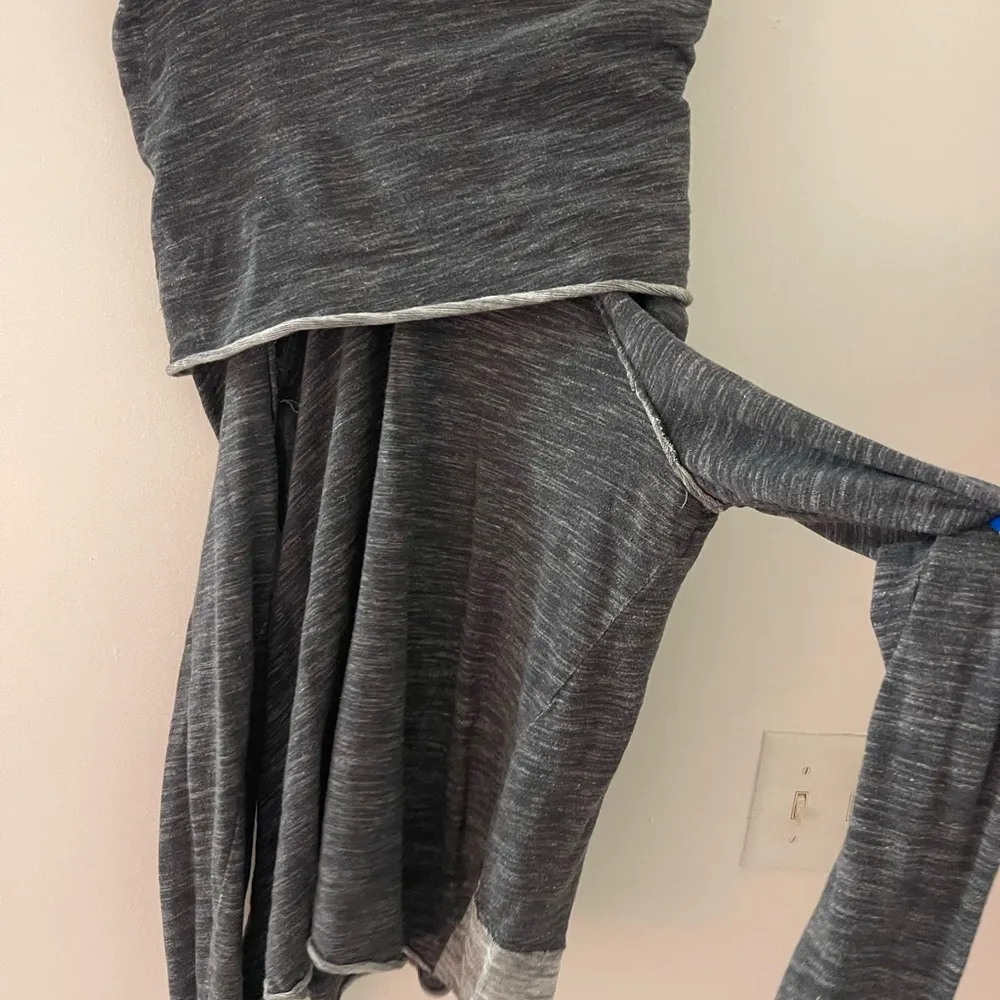 Free People  beach one size grey top off the shoulder *tiny rip on seam - Image 2