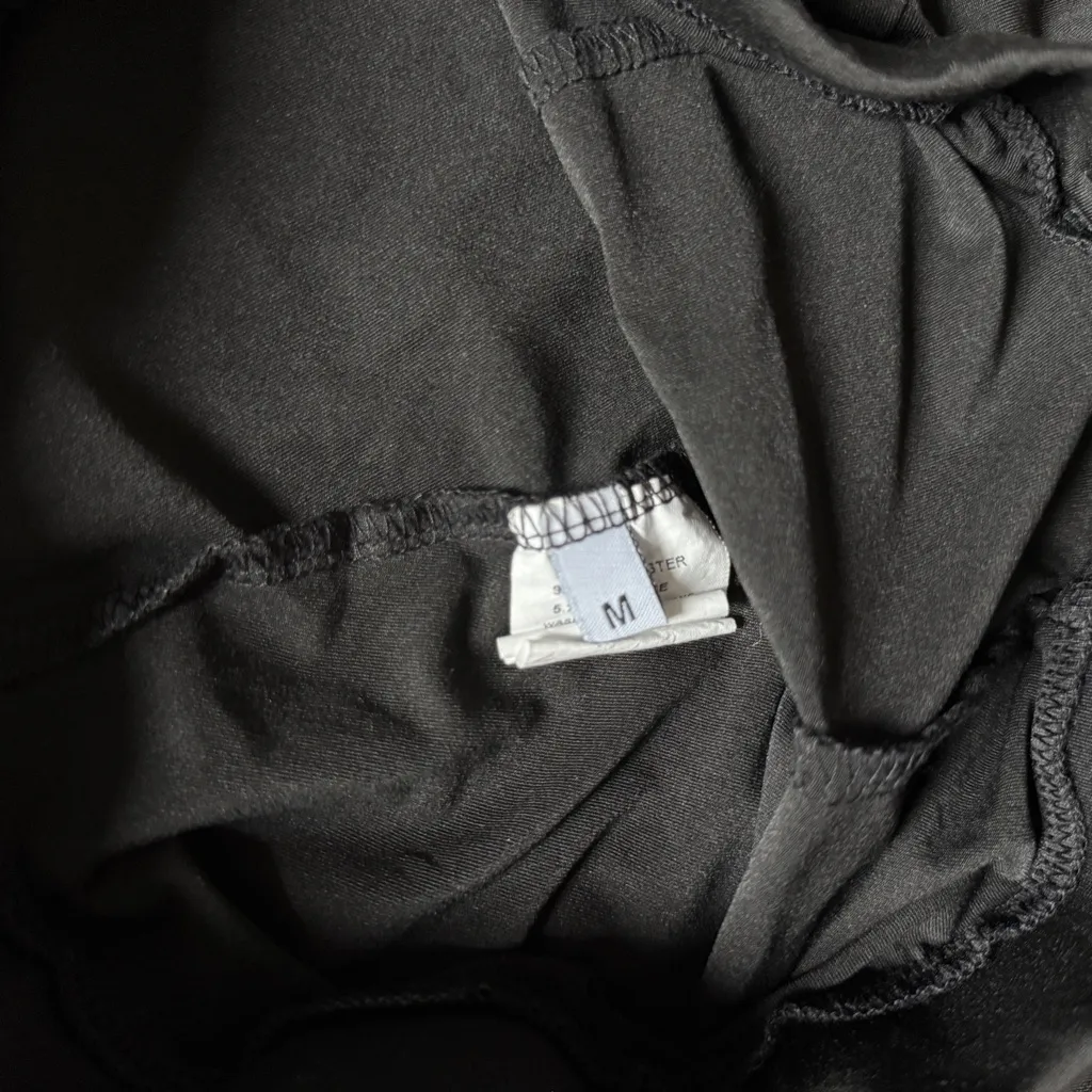 Black Long Sleeve Crop Top and Shorts Set Size M - Image 2