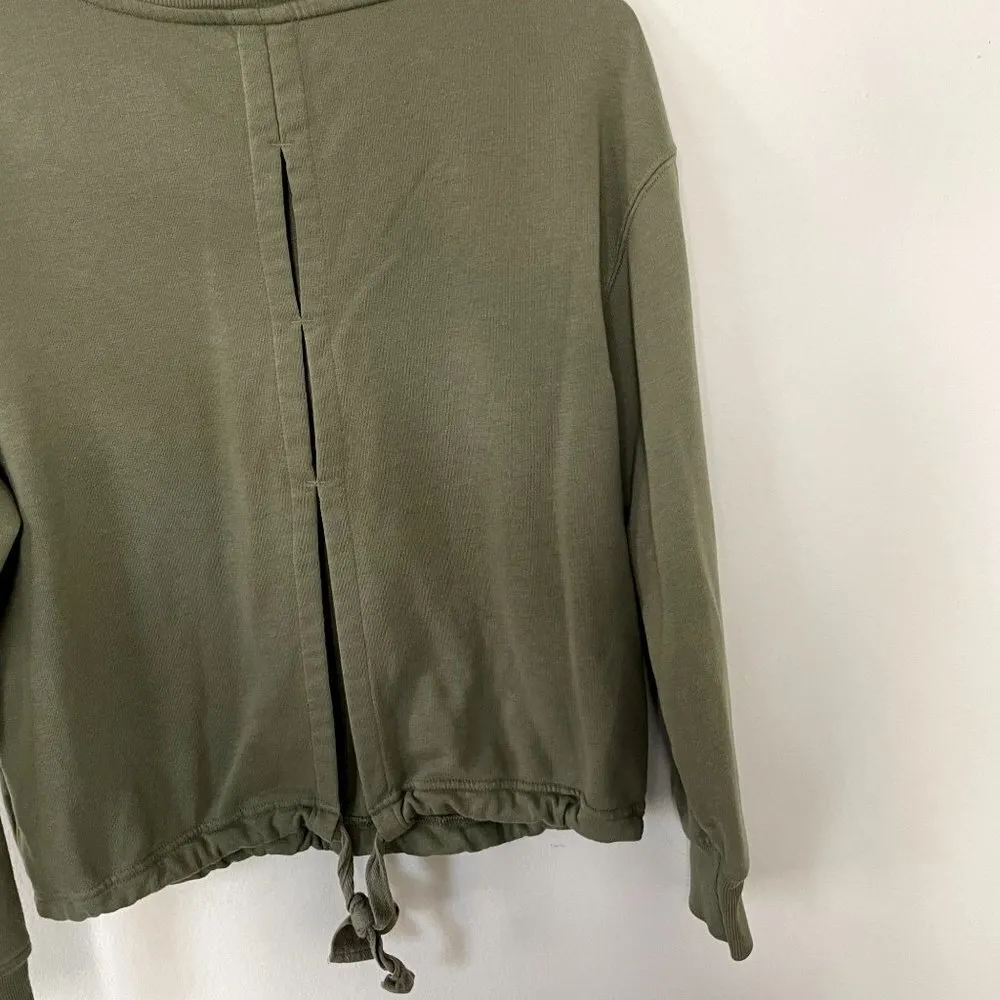 Old Navy olive green cropped sweater athleisure workout back detail size XS - Image 5