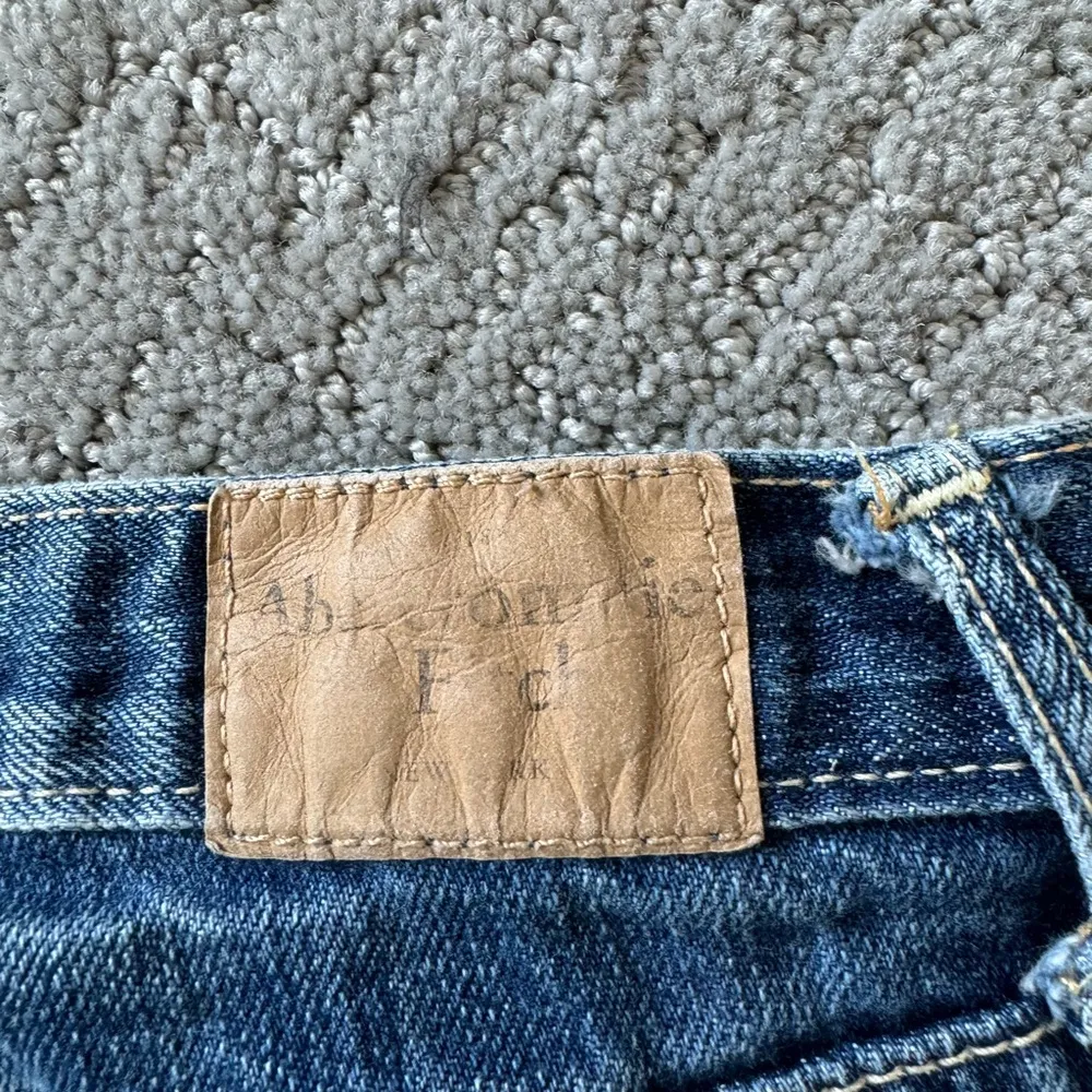 Abercrombie & Fitch Booty Short Denim Shorts with Rip Detailing - Image 5