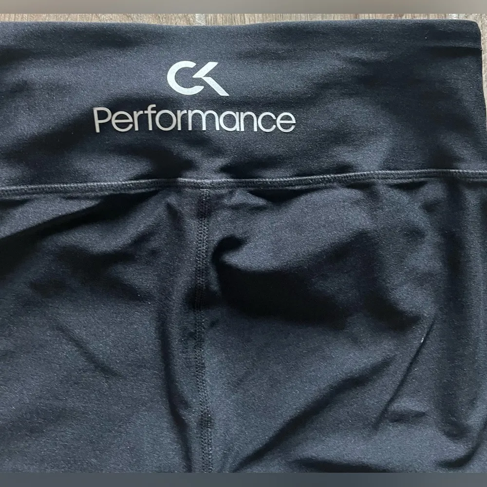 Performance Active Wear Leggings Size M - Image 8