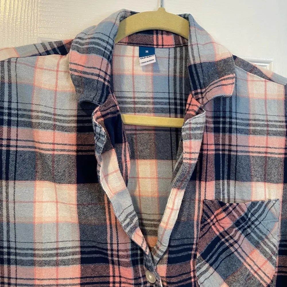 Old Navy Size M Navy Pink Plaid Cotton Flannel Short Sleeve Button Pajama Top - Image 2