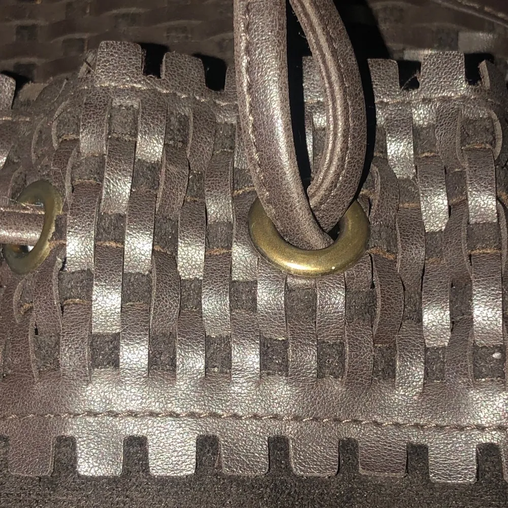 Old Navy  suede drawstring bag - Image 9