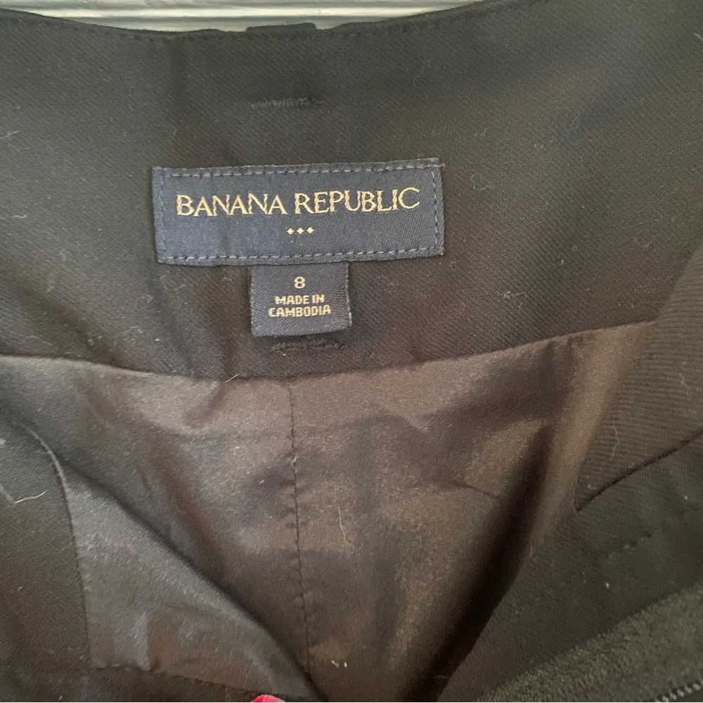 Banana Republic Black Mini Skirt - Front Pleats, Belt Loops and Pockets - Size 8 - Image 6