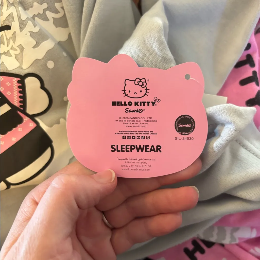 Hello Kitty NWT  Apres Ski pajama set size S - Image 6