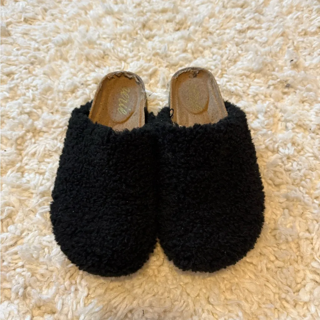 aerie Black Fuzzy Slip-On Clogs - Image 2